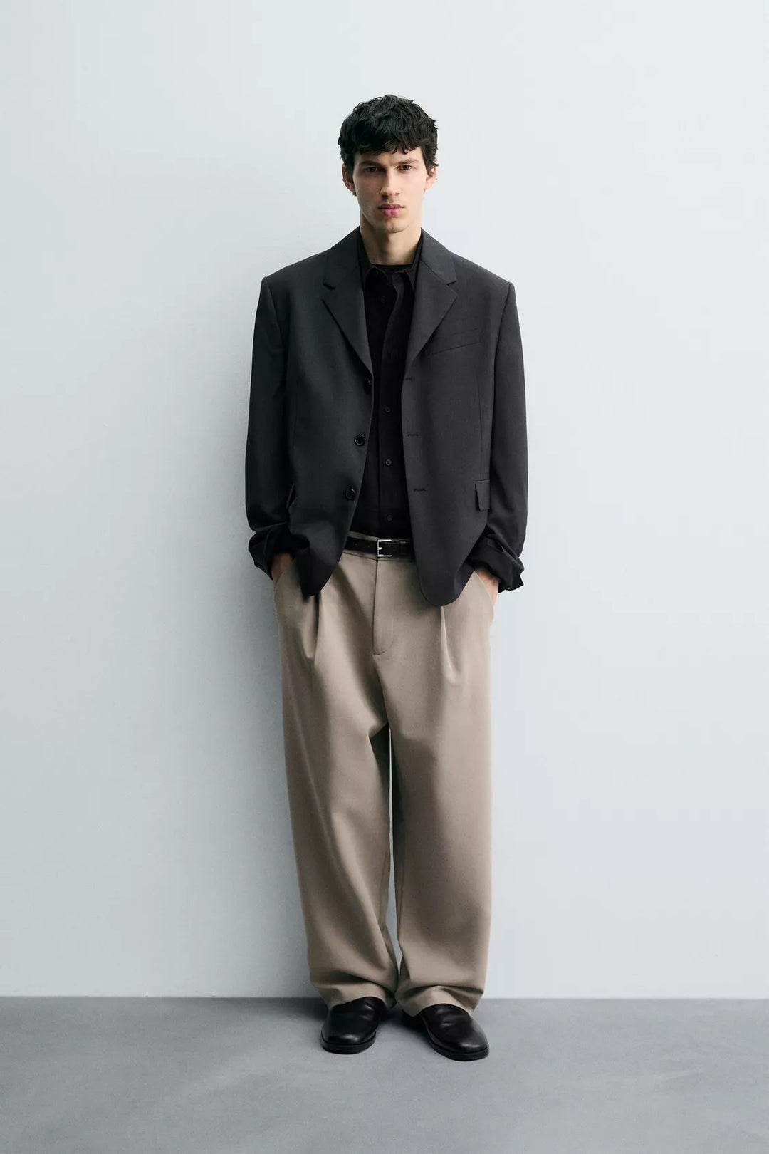 Snazzy smart wide leg pants in beige
