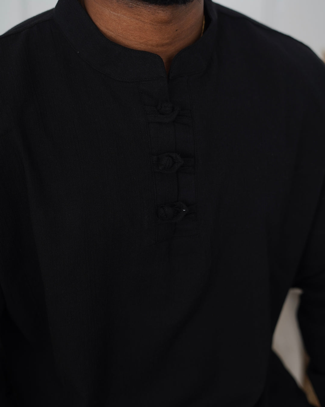 SNEEZY DETAIL LINEN SET IN BLACK