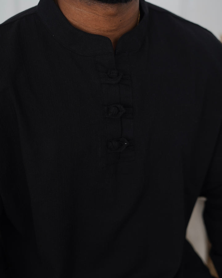 SNEEZY DETAIL LINEN SET IN BLACK