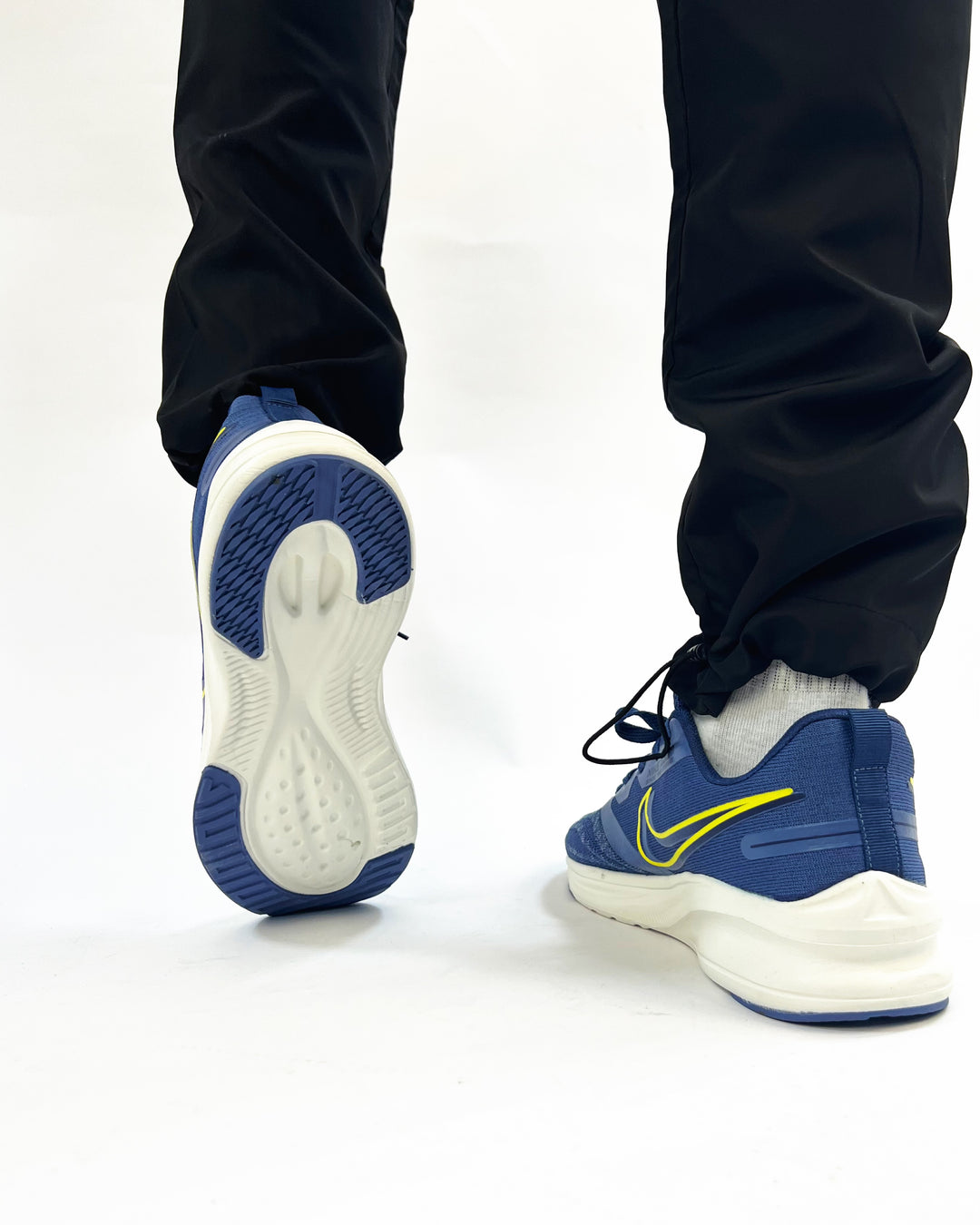 Nike zoom trainers in blue and yellow