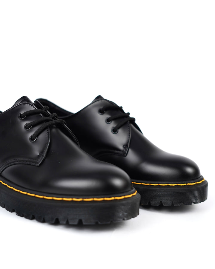 Dr Martens 3 eyed lace up black sole Oxford Shoes