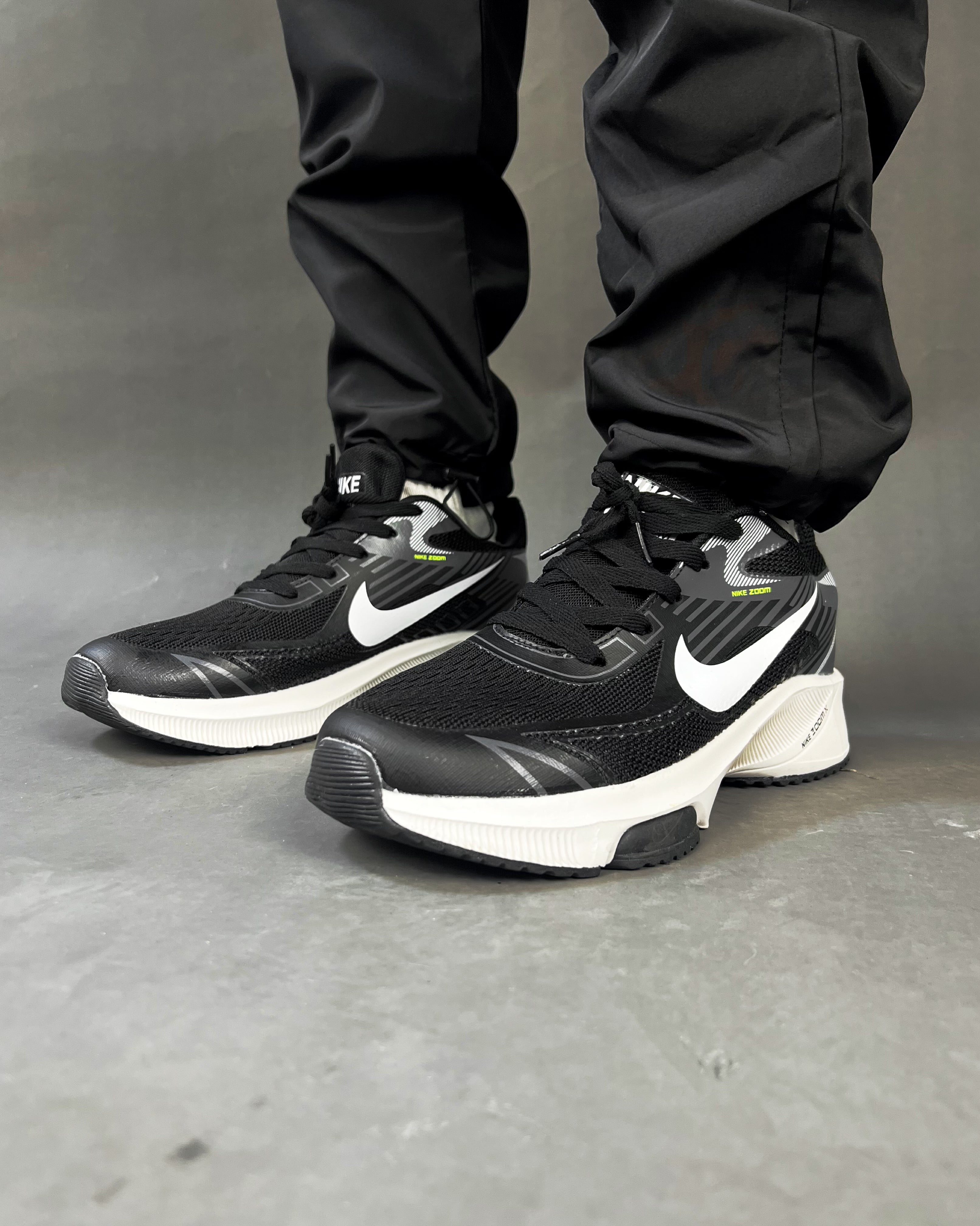 nike zoom trainers black and white