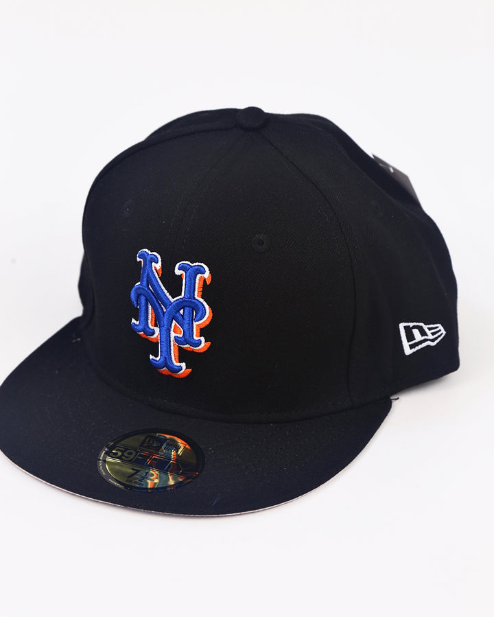 New York Mets Fitted Snapback Cap in Black