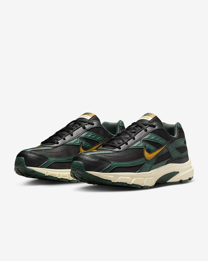 Nike Men’s Initiator Trainers in Green