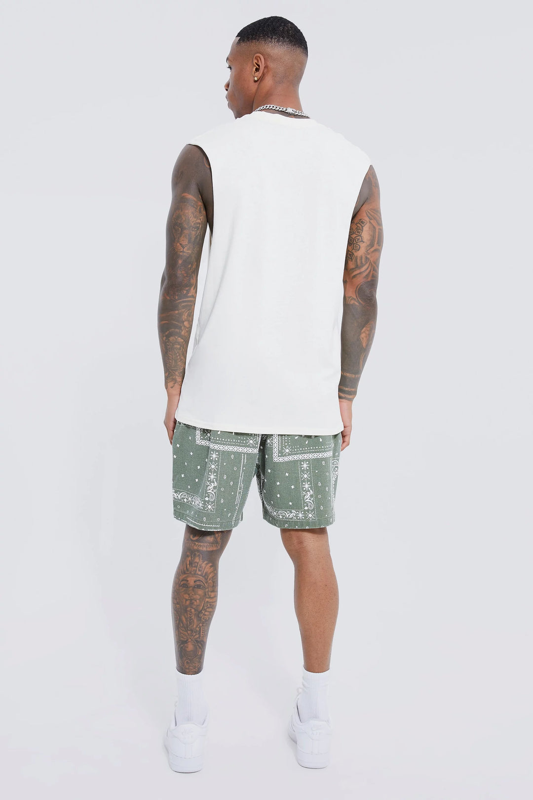BOOHOOMAN FIXED COMFORT BANDANA SHORT