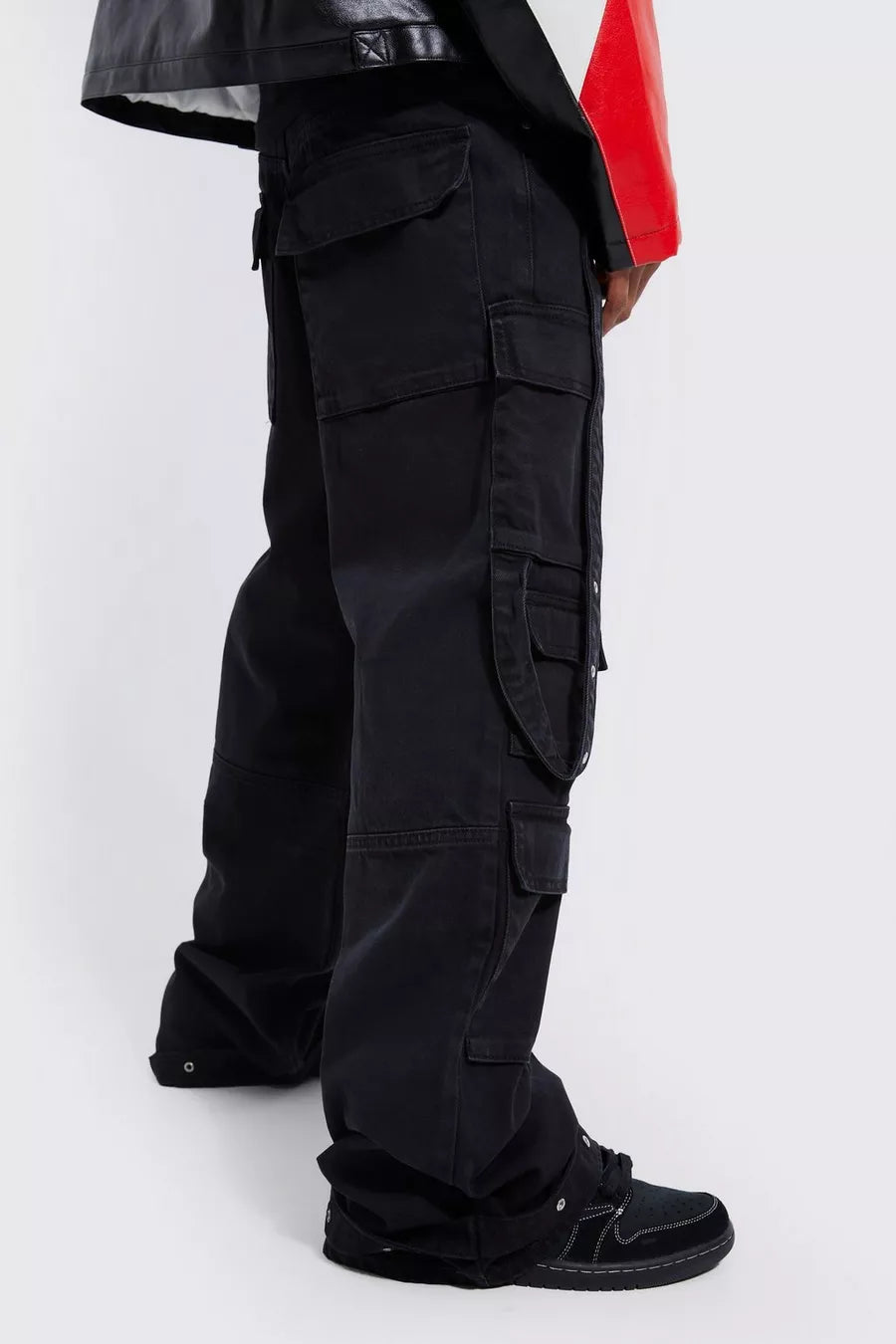 BOOHOOMAN BAGGY RIGID MULTI POCKET FLARE JEANS