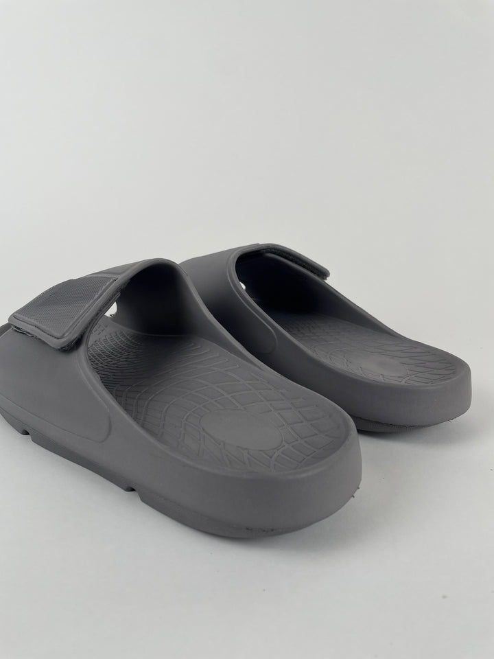 Garm Island Orthopedic Strap Slides in grey