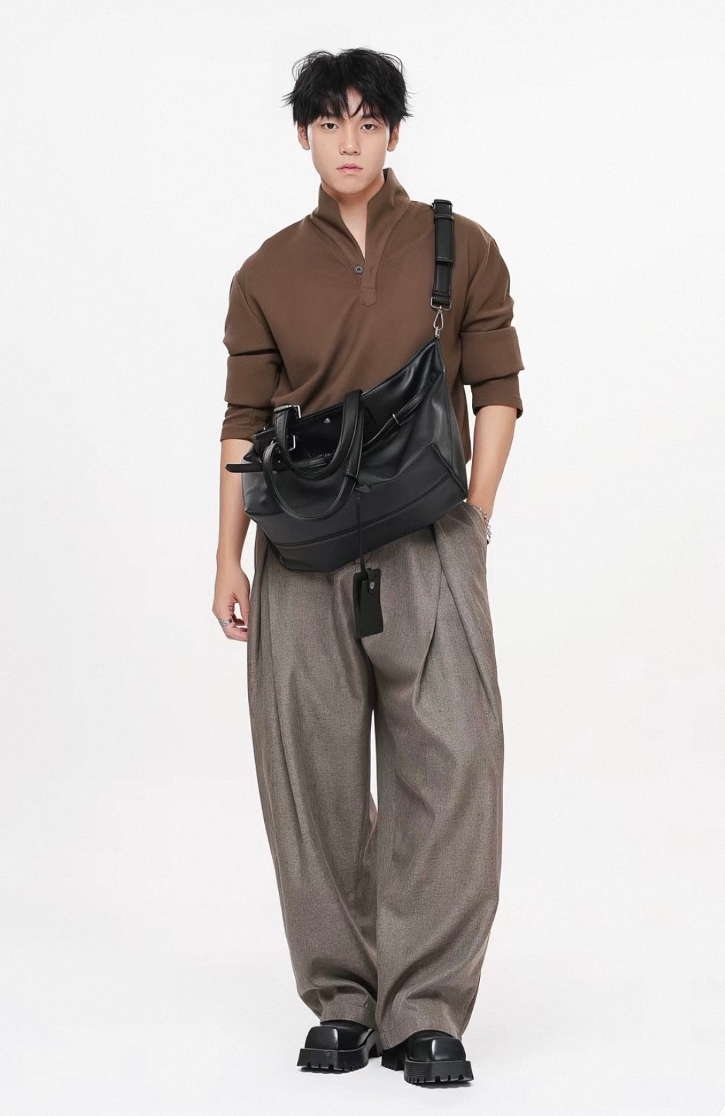 YADAMUI Hobo Bag in Black