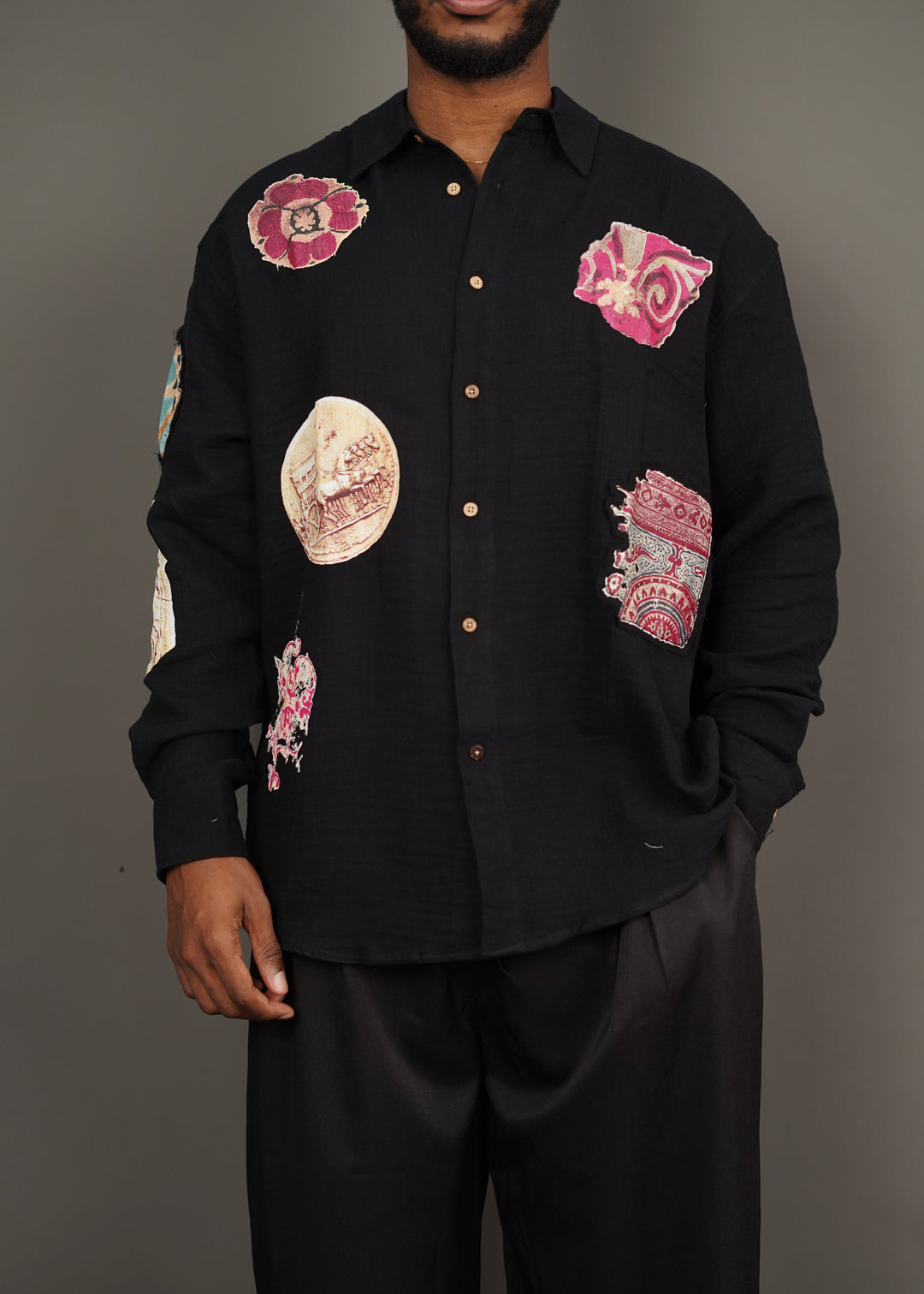 2512 Floral Patched Longsleeve Shirt in Black