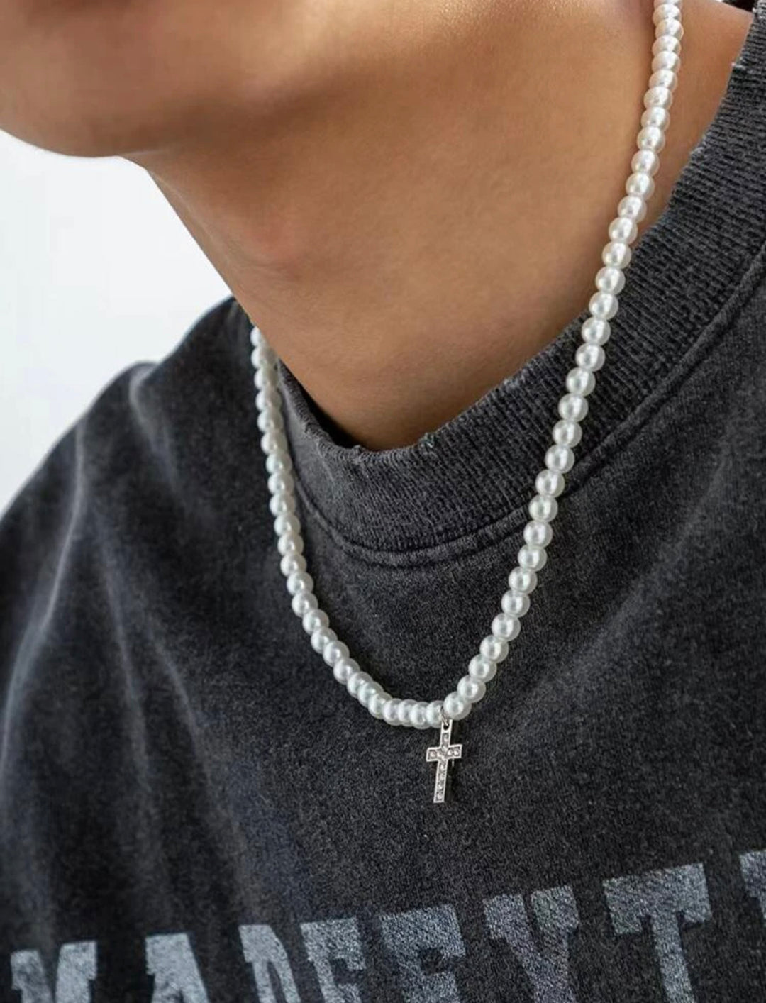 Men faux pearl rhinestone cross charm necklace