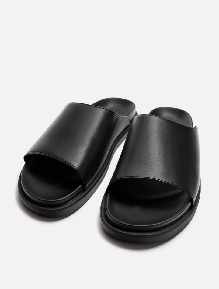Garm Island Slip on Slippers in black