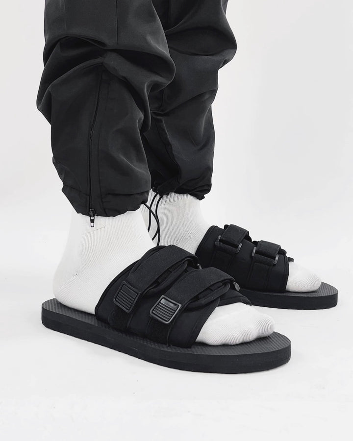 Tech slides in black