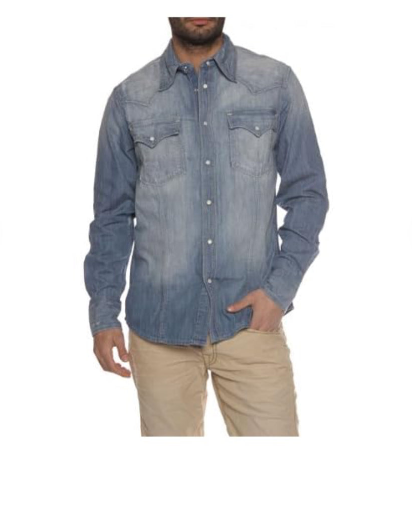 Wranglers denim jacket in washed blue