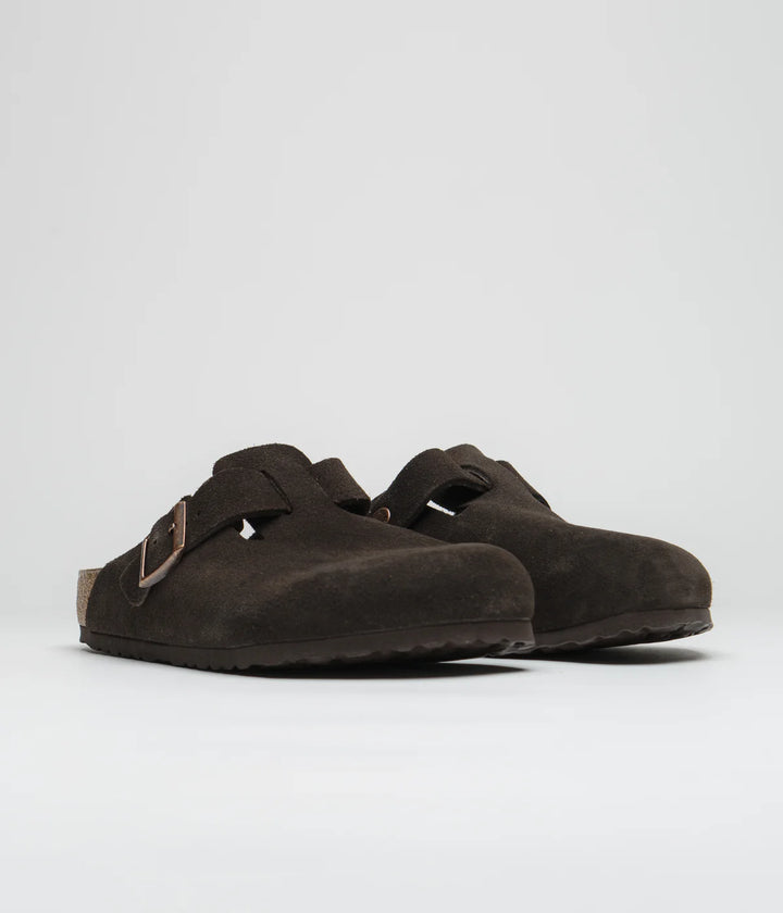 Birkenstock Boston Clogs in Mocha