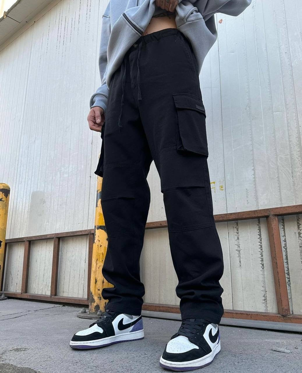 Difransel baggy cargo pants in black with drawstrings