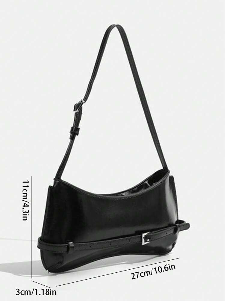 Le Bisou Patent Shoulder bag in black