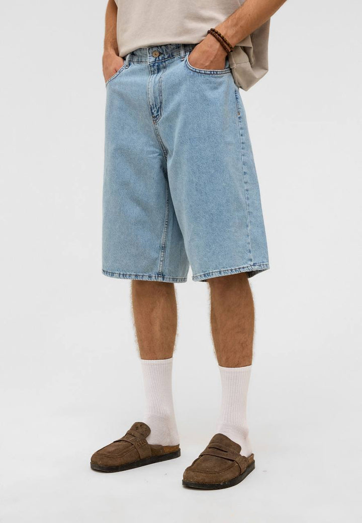 Vamos Baggy Jeans Shorts in Light Blue
