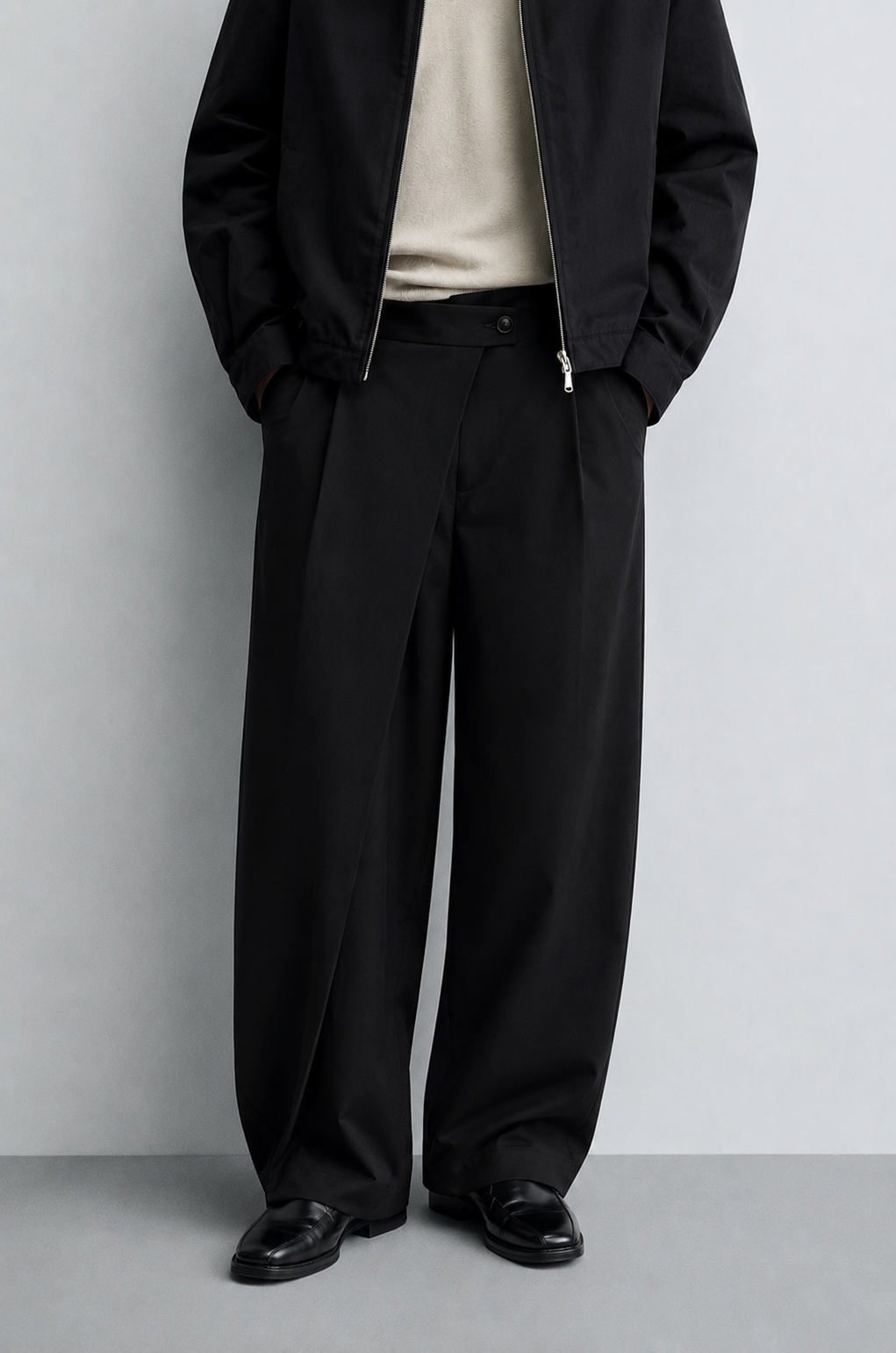 Vamos Flap Detail Wide-Leg Pleated Pants in black