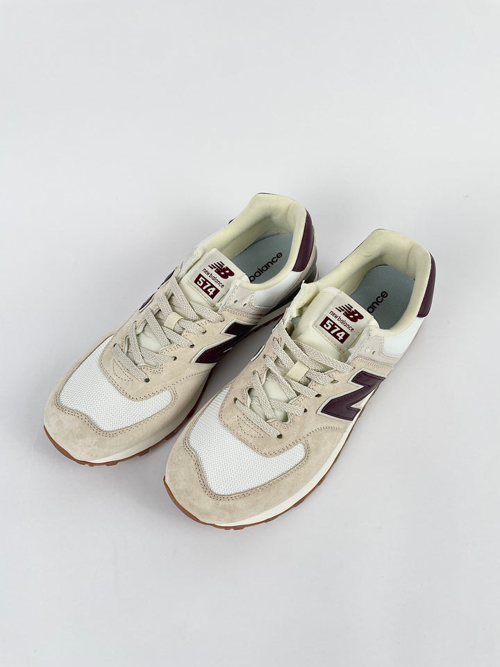 New balance 574 trainers in off white and burgundy