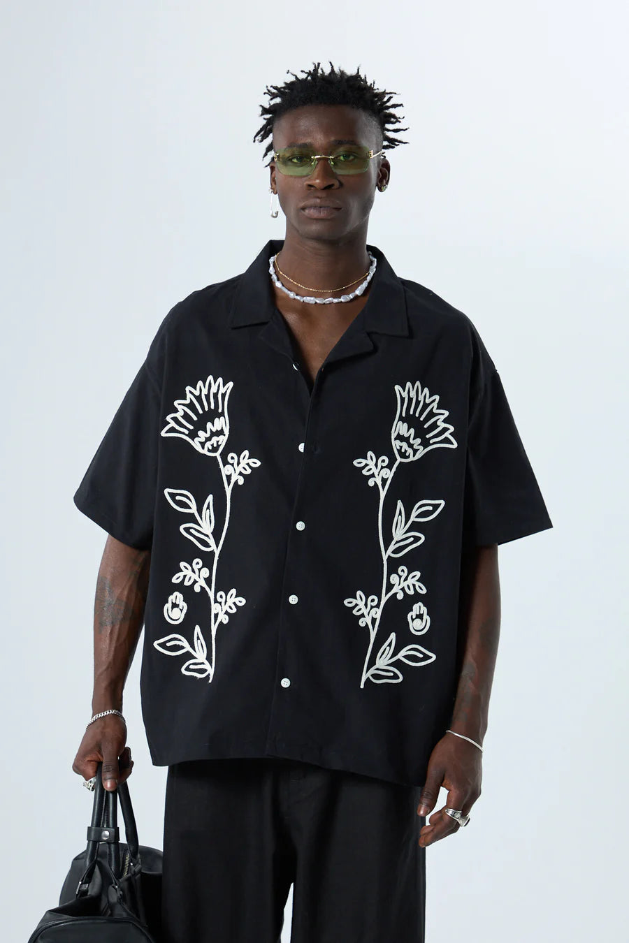 GARM ISLAND FLORAL EMBROIDERED SHIRT IN BLACK