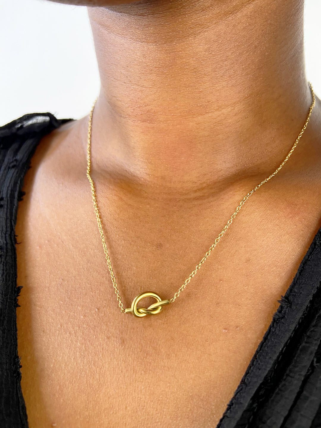 Knot twist necklace