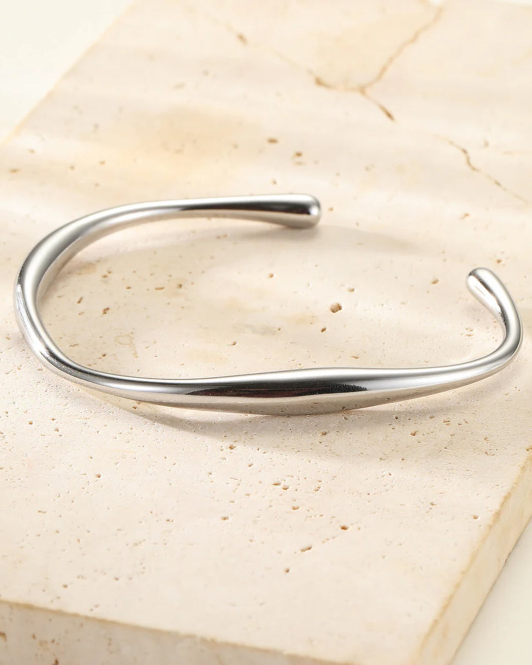 CELESTE CURVE BRACELET