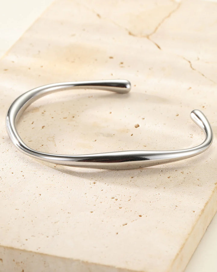 CELESTE CURVE BRACELET
