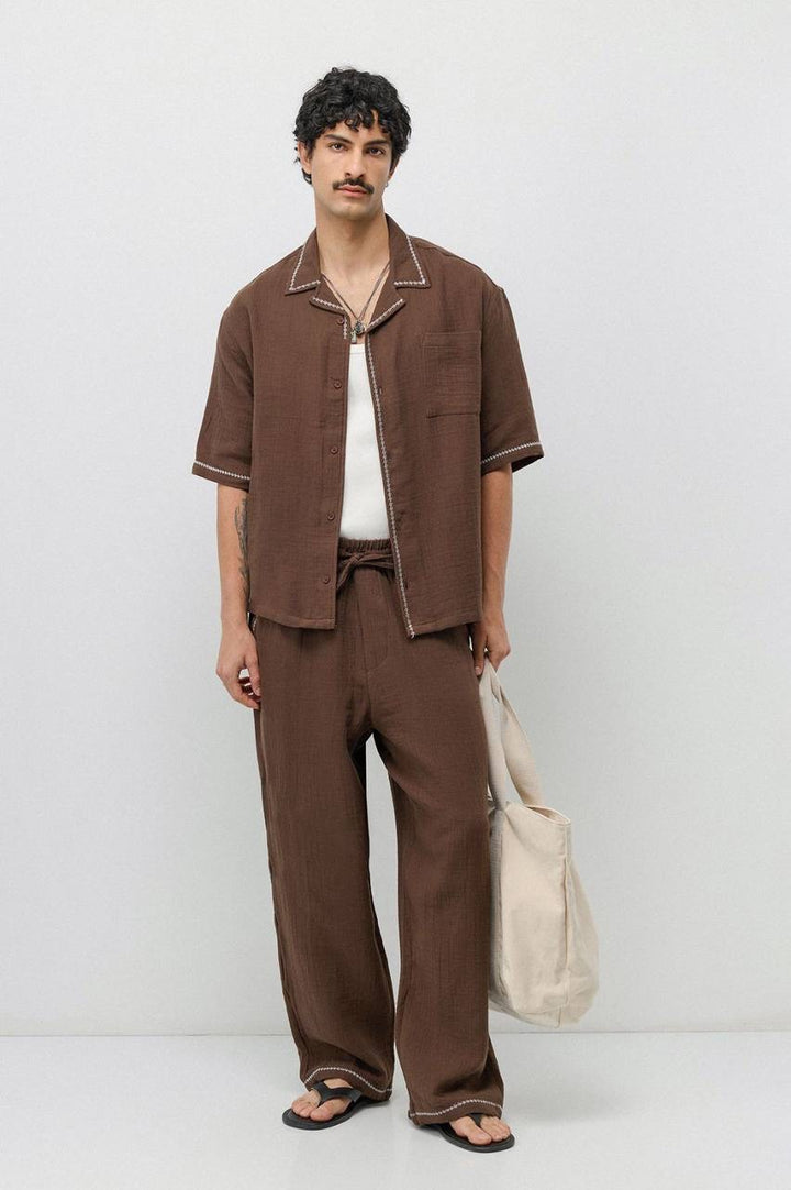 Vamos Embroidery Detail Set in Brown