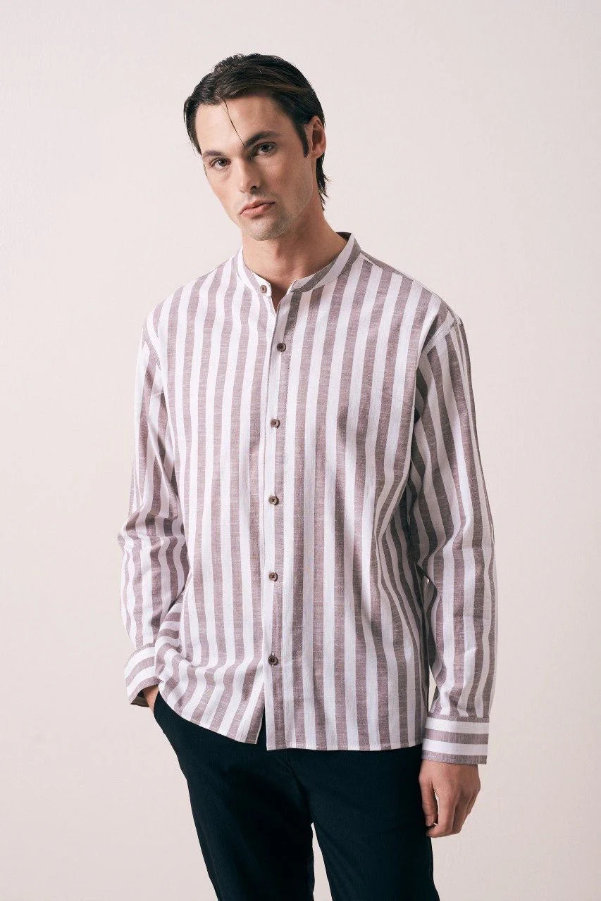 Garm Island striped tab collar in brown