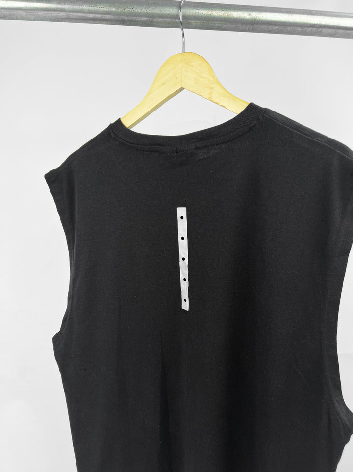 IQ relaxed fit armless t-shirt