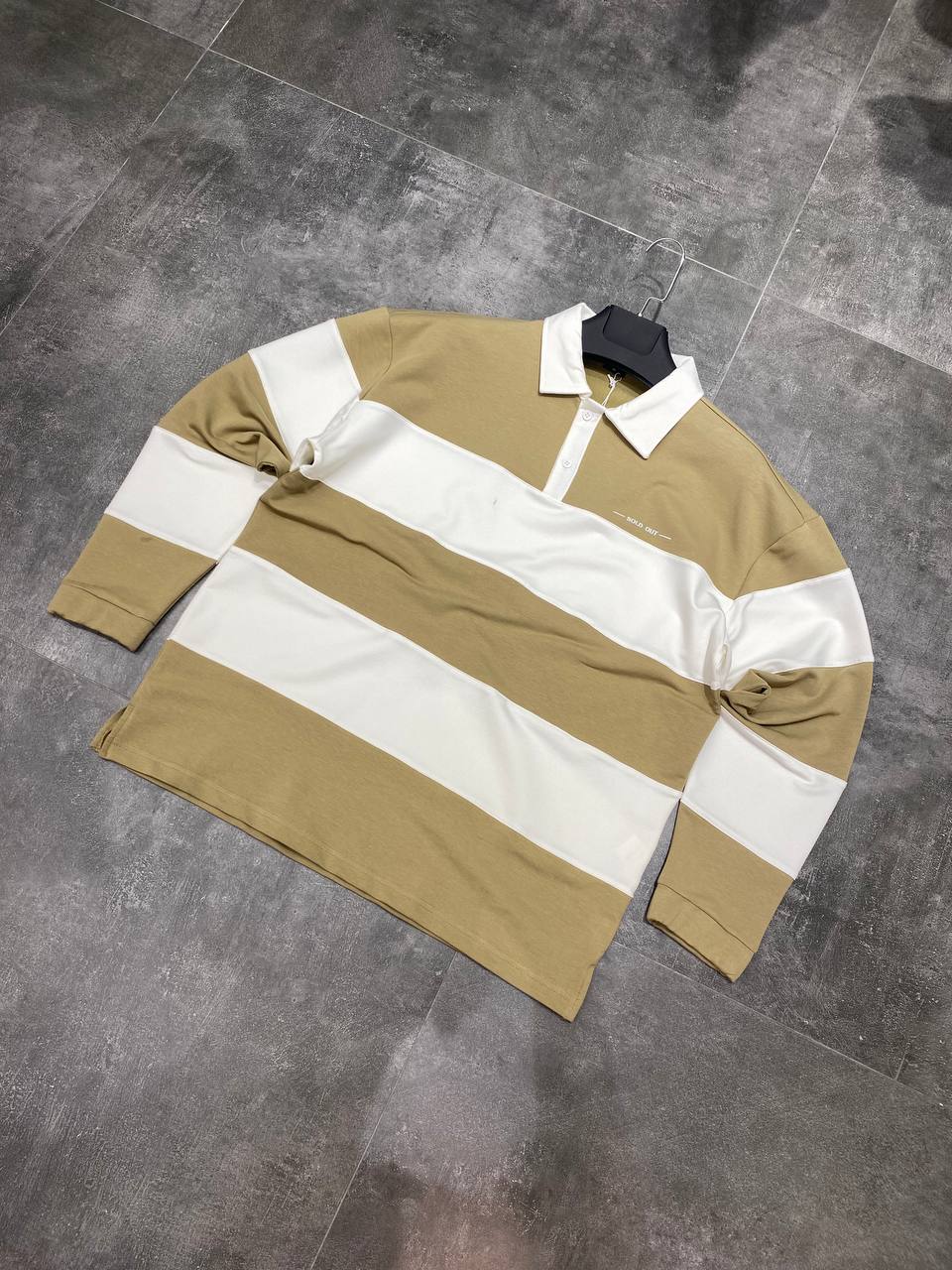 Spruce polo longsleeve in khaki and white