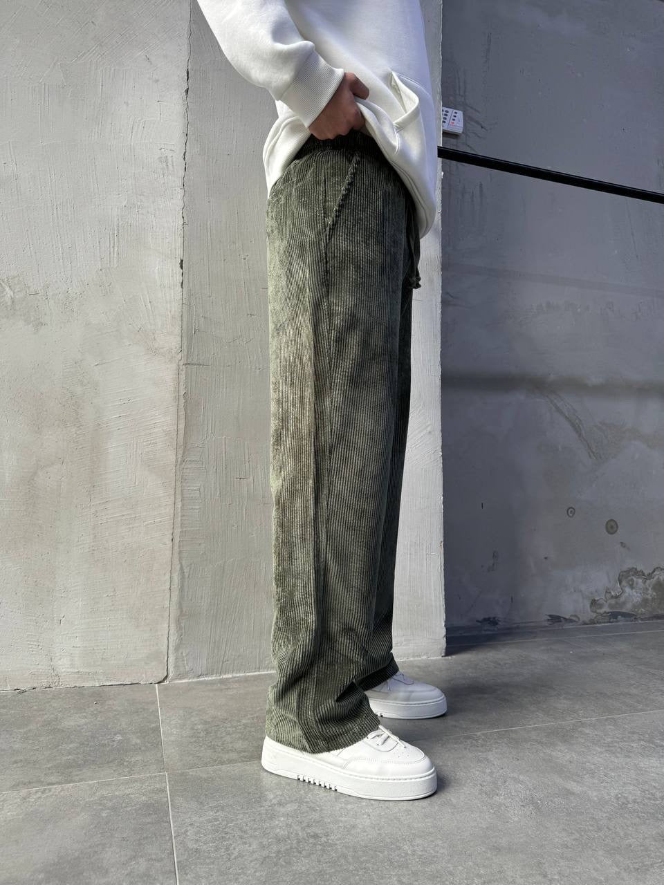 Difransel corduroy pants in green