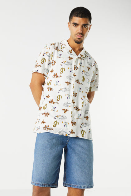 Road Runner and Coyote Print Button-Up Top