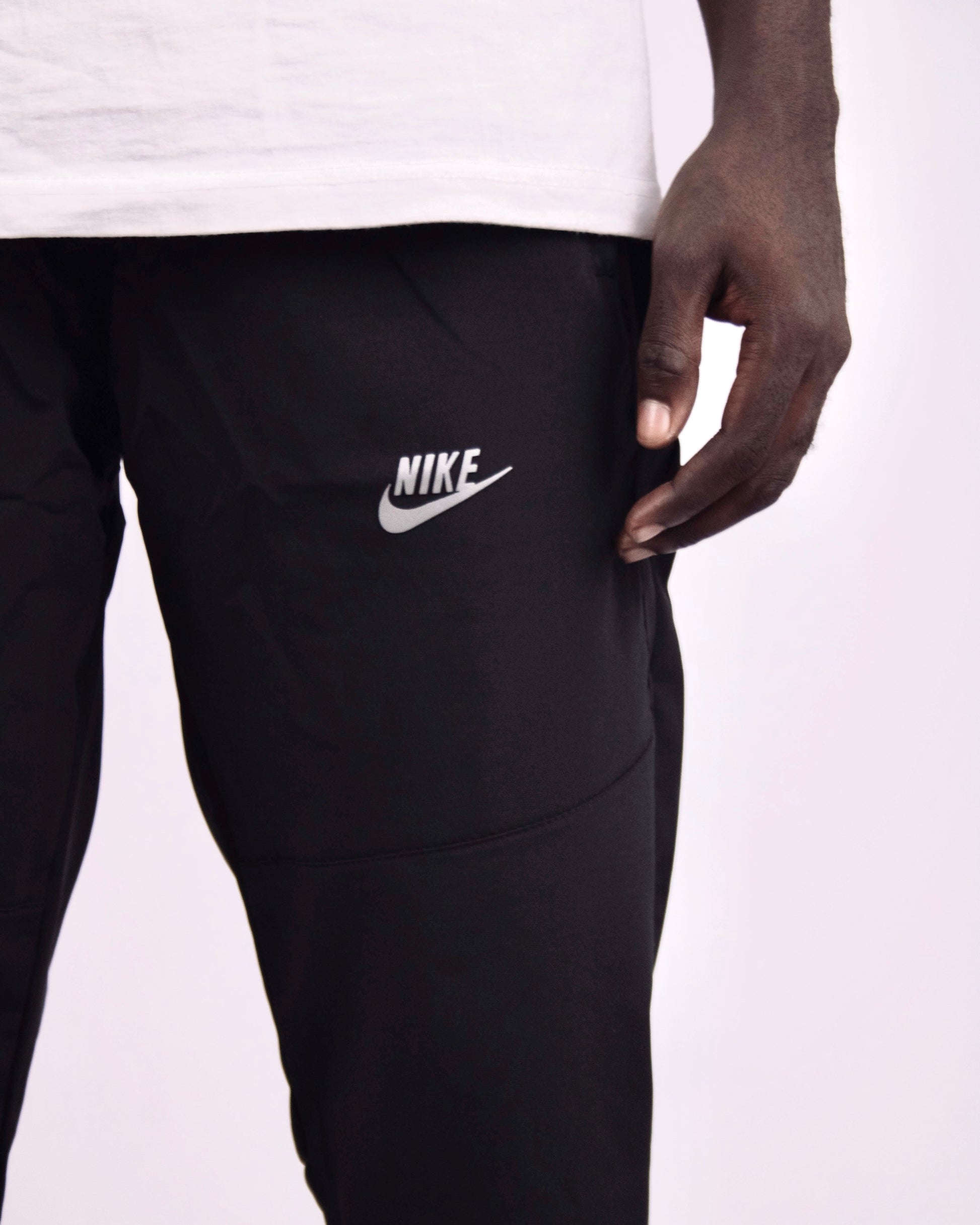 Nike Sportswear Tech Fleece Pants in Black