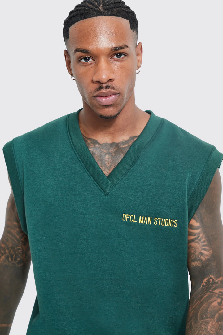BOOHOOMAN EMBROIDERED VEST SWEATSHIRT IN FOREST