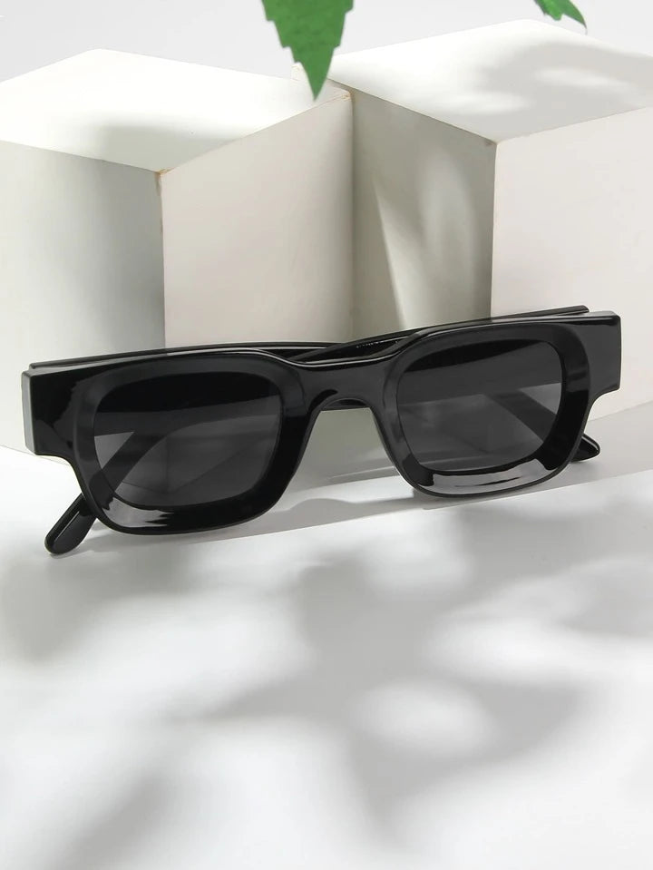 Retro Frame Sun glasses in Black – Garmisland