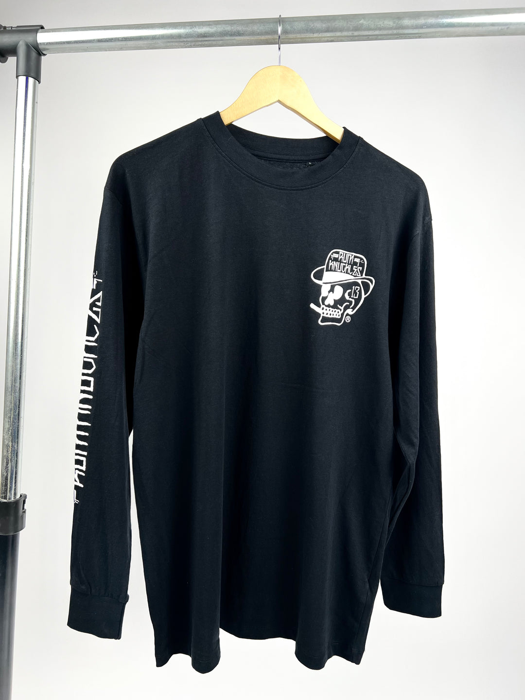 Rum Knuckles Longsleeve T-shirt in black