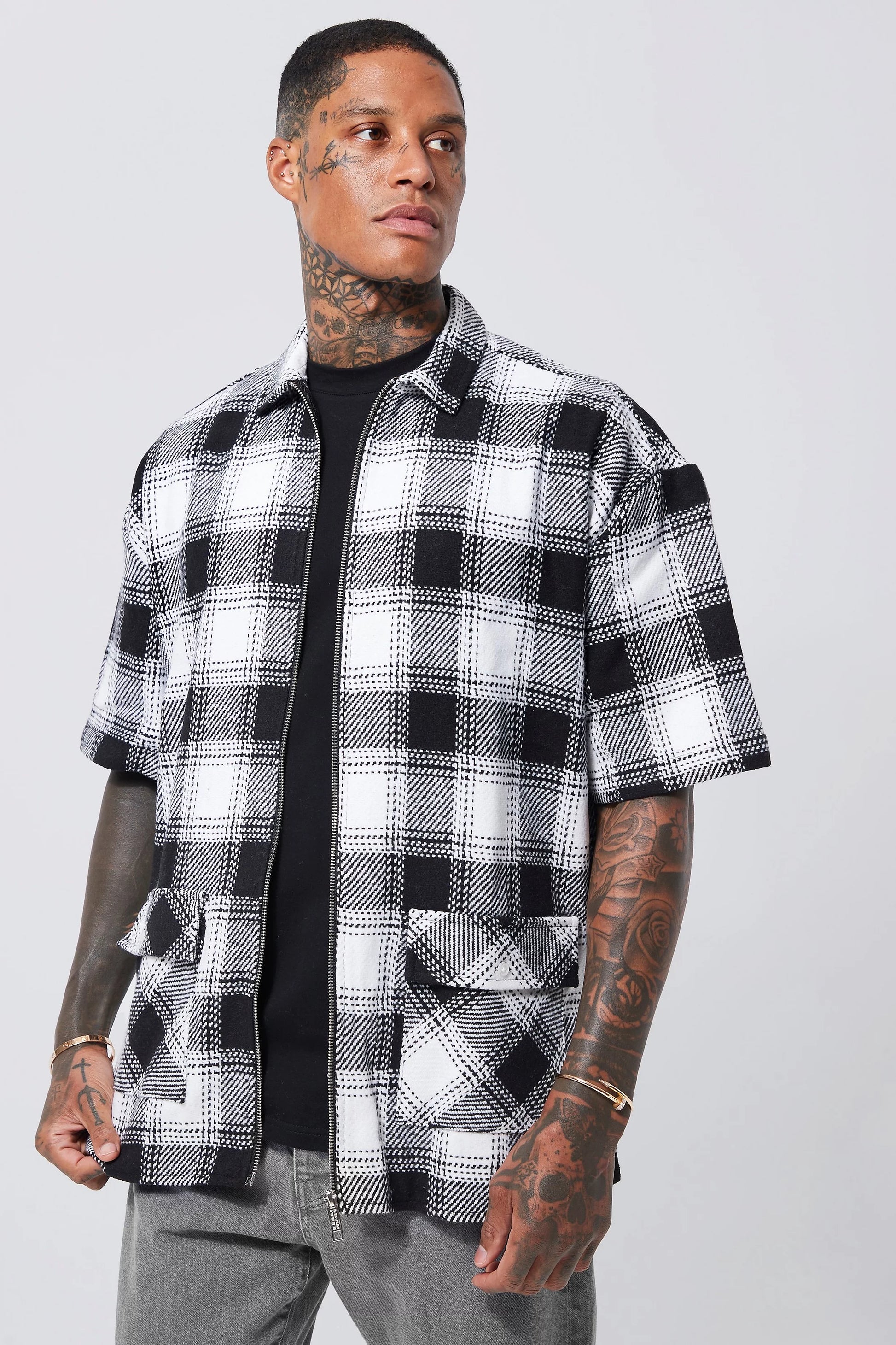 BOOHOOMAN BOXY OVERSIZED CHECK POCKET SHIRT IN BLACK – Garmisland