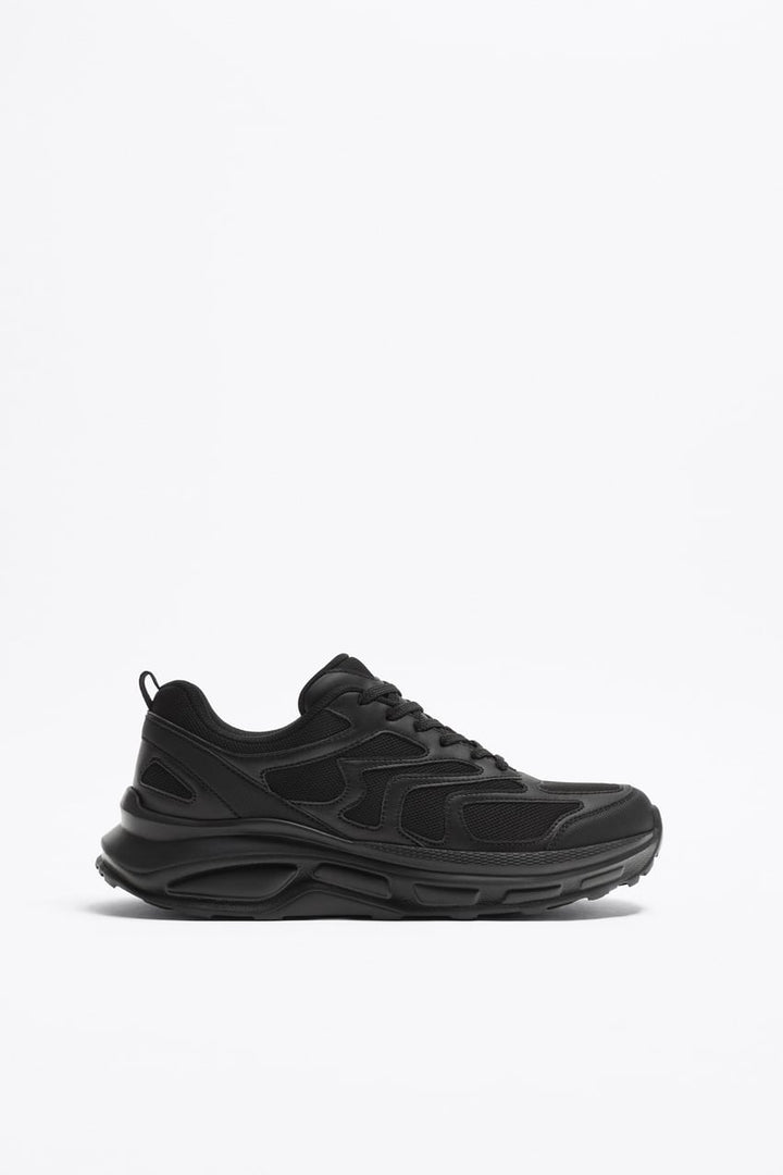 ZARA MONOCHROME RUNNING TRAINERS IN BLACK