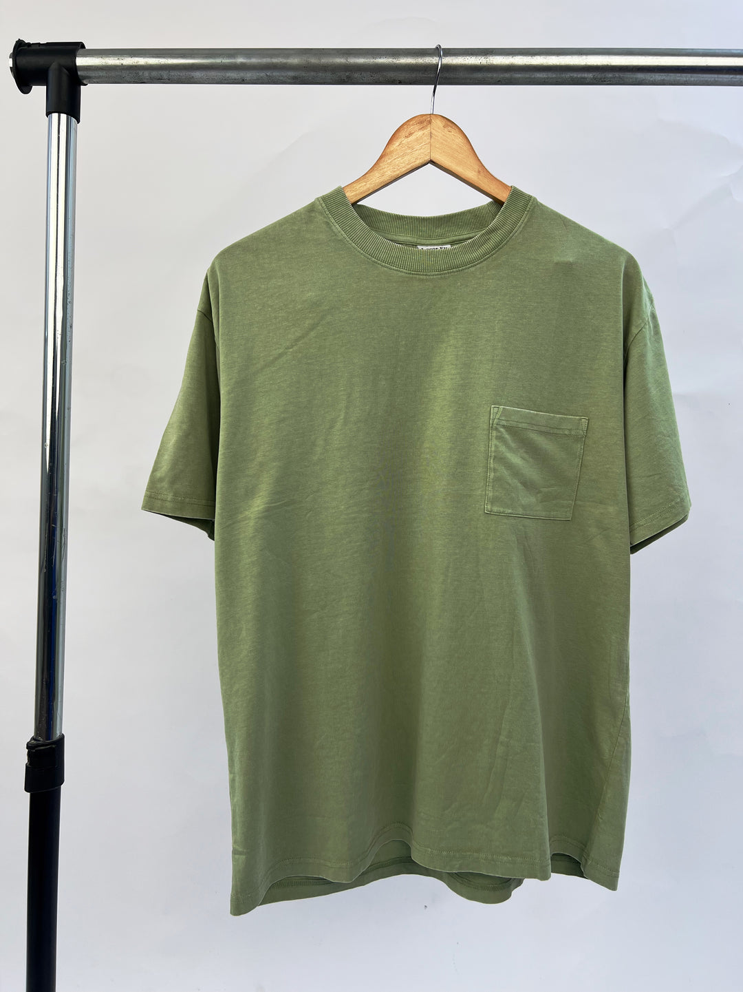 Loose fit side pocket t-shirt in green