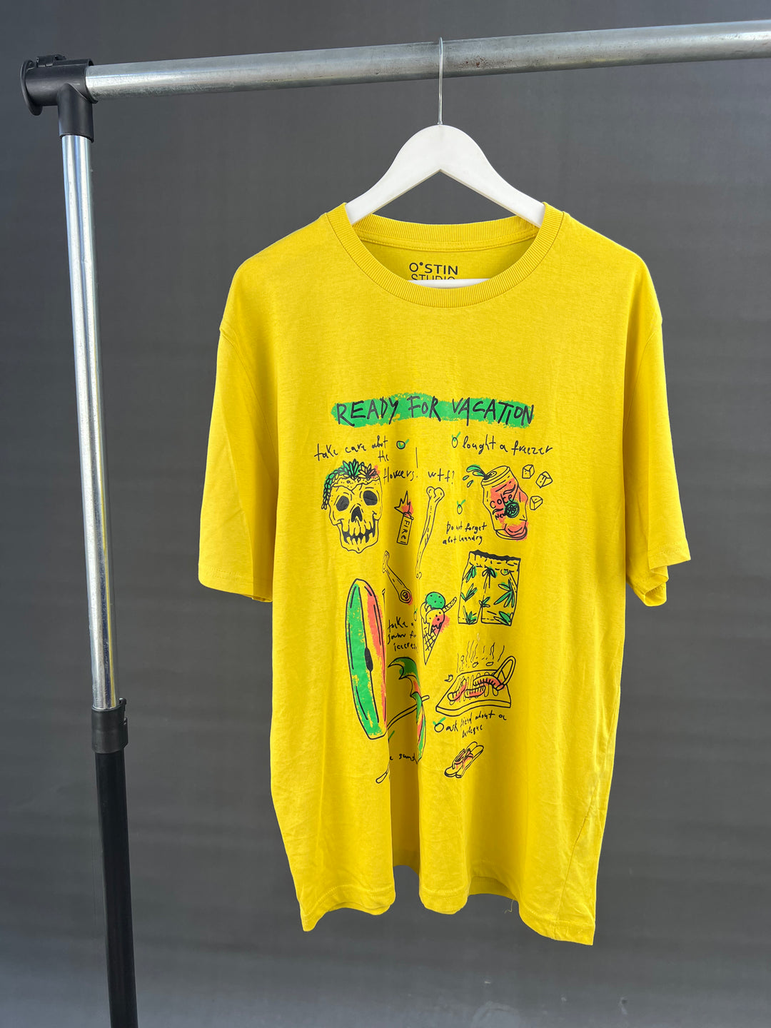 Ostin Studio Abstract Design T-shirt in yellow