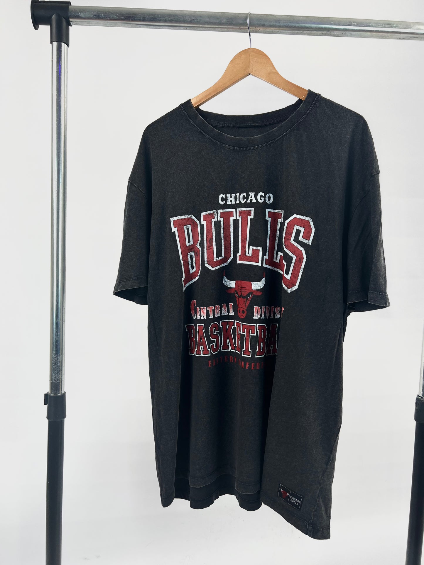 Chicago Bulls Graphic T-shirt in washed black