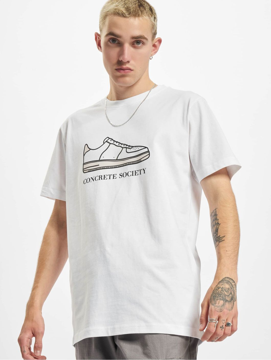 Mister Tee  Men T-Shirt Concrete Society in white