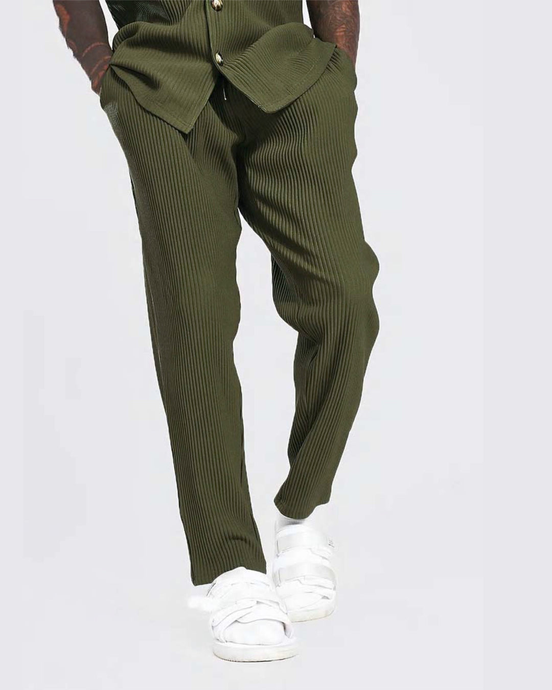 Spruce Pleated pants in dark Green