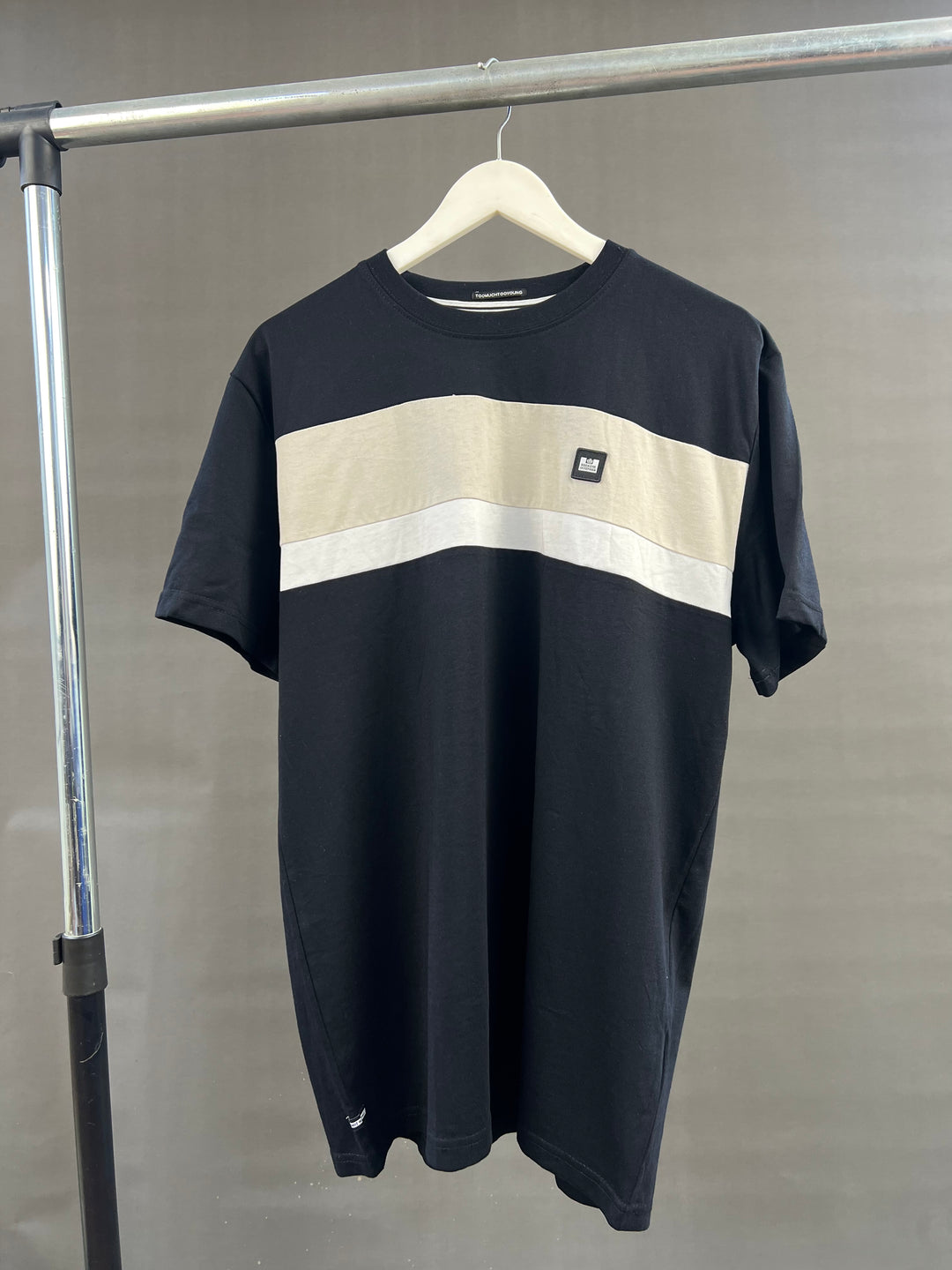 Weekend Offender Colorblock T-shirt in black