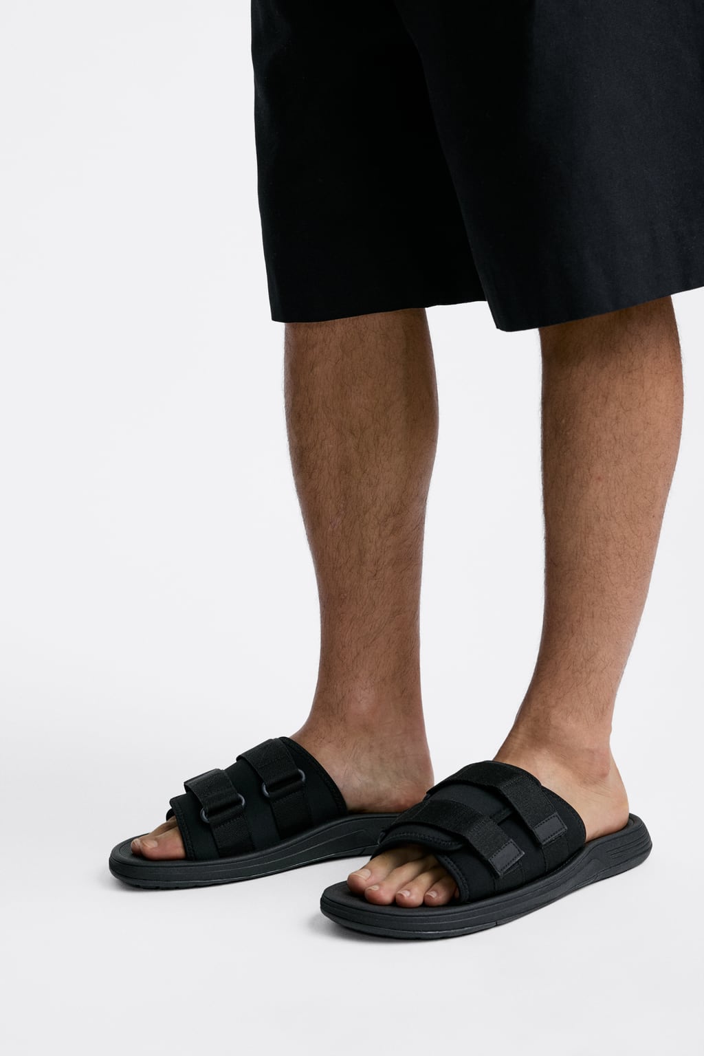 Zara Technical Sliders in black – Garmisland