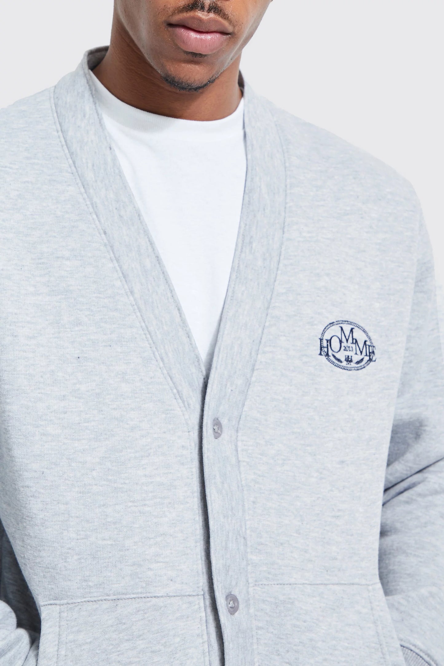 BOOHOOMAN EMBROIDERED CHEST BADGE CARDIGAN IN GREY MARL
