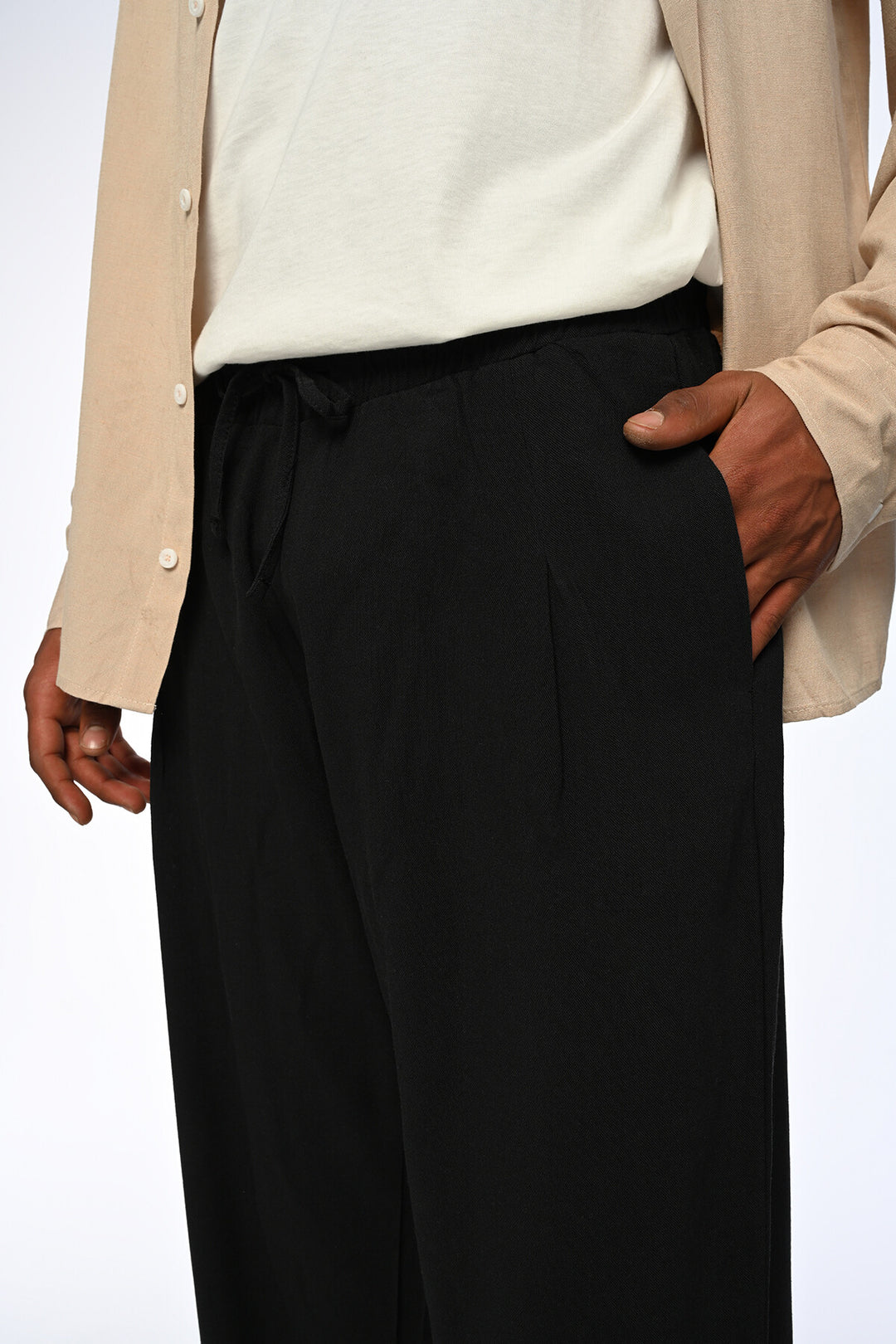 Vamos linen trousers in black