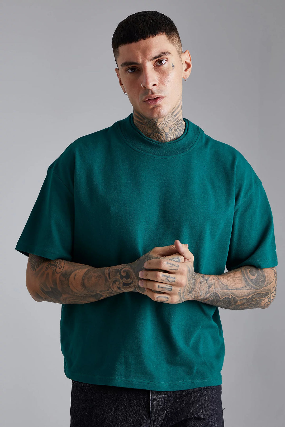 BOOHOOMAN BOXY FIT HEAVYWEIGHT DOUBLE NECK T-SHIRT IN FOREST GREEN