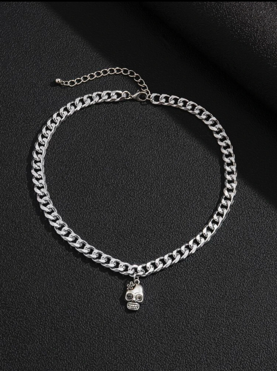 Skull Charm Necklace – Garmisland